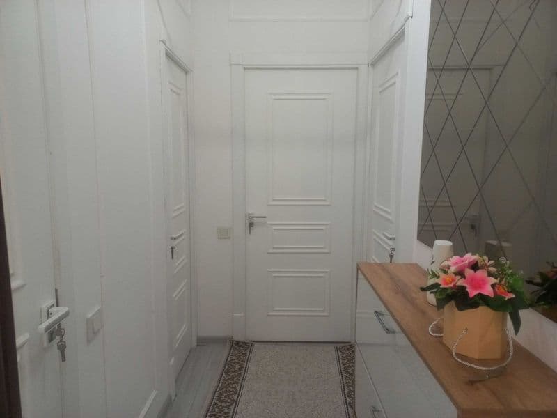 Яшнобод тумани Оханграбо массивида  3 хонали квартира 4 чи э