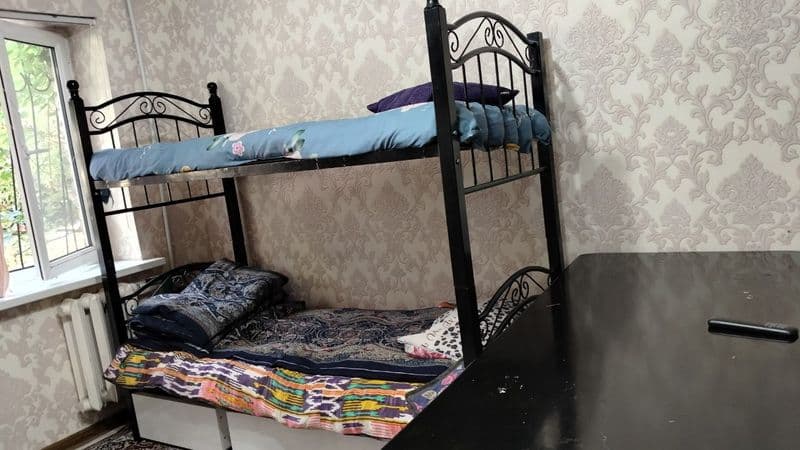 Квартира чистая без балкона <br />
Кирпичный дом <br />
Мест — фото 4