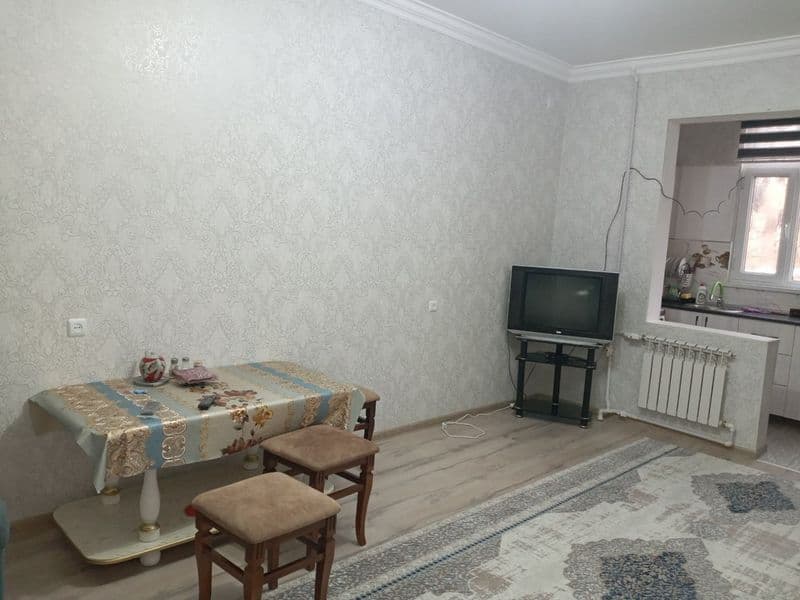 Трёх комнатная квартира. 2 этаж.<br />
Юнусабад - 6 <br />
Н