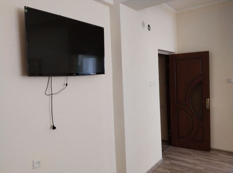 Сергили 6 А 2 комнаты 65 квдарт 1 этаж 450$ — фото 2