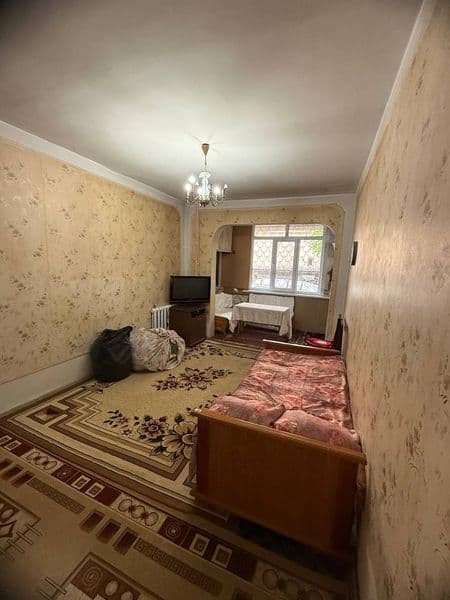 Сдаётся в аренду 1 комнатная квартира на 1 этаже<br />
Услов