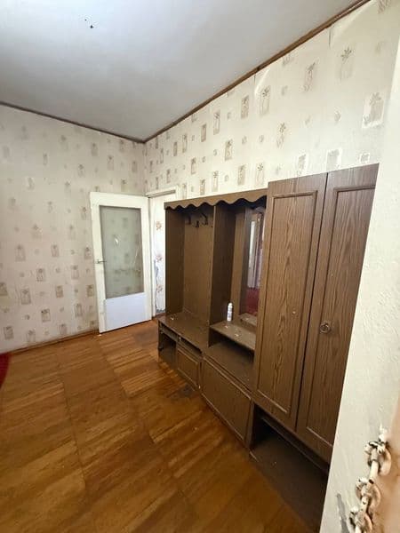 Район: Яккасарай <br />
Адрес: Кушбеги <br />
<br />
Комнат: