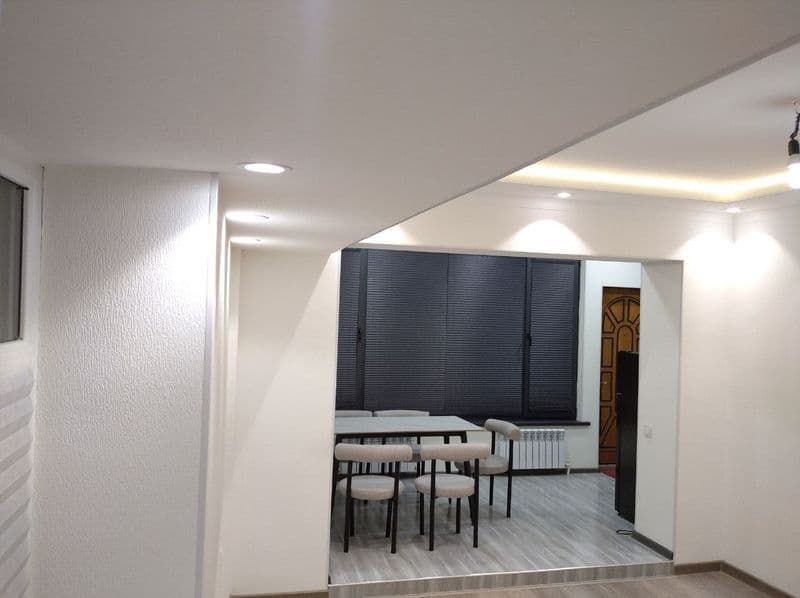 Шахристанский, квартира после ремонта 2/1/4<br />
+998903552