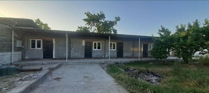 В Яшнабадском р. возле метро Тузель сдается в долгосрочную а