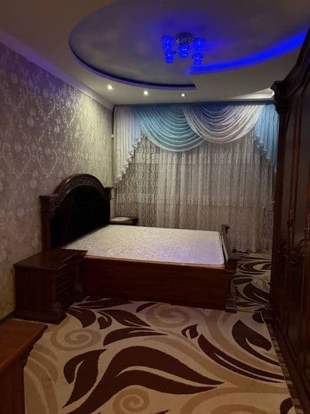 Chilonzor 12kvartal Shohmed klinika yonida 2ta qiz bola kera — фото 4