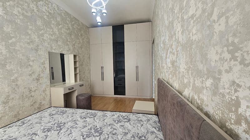 Квартира чистая с ремонтом мебель, техника новая сдаётся сем