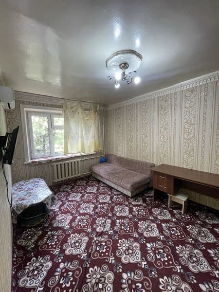 1 комнатная квартира переделаная в 2 ух комнатную <br />
1 к