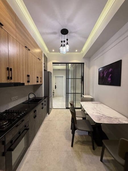 Сдаю квартиру на долгий срок 3х комнатная, есть гардероб, 2 