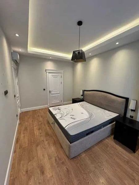 Район: Яккасарайский<br />
Адрес: Бабур<br />
<br />
• Комна