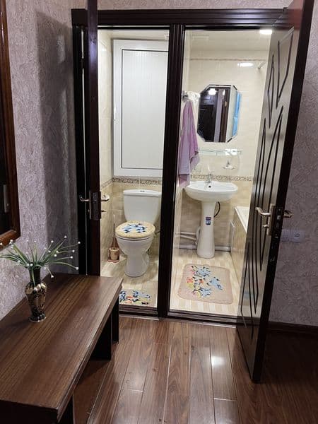 На  Ц-1 кирпичный дом. Сдается в аренду на долгий срок семья — фото 3