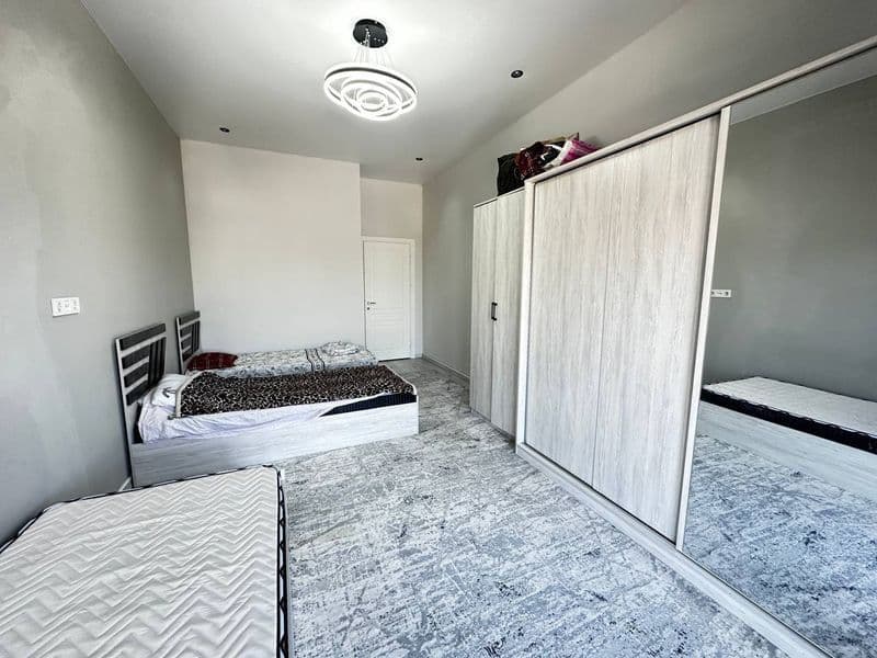 Sergeli deqon bozordi<br />
Yonida<br />
1xona xam sharyiti 