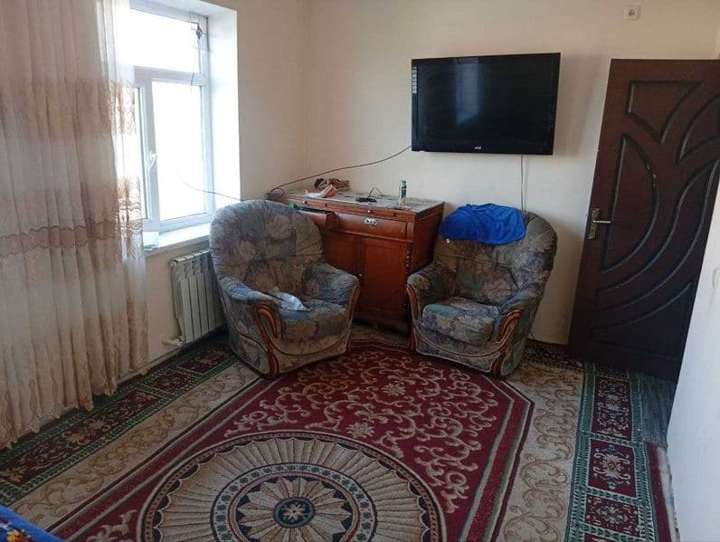 Dostlik metro oldida sheriklikka kvartira bor. Rasmdagi xona — фото 2