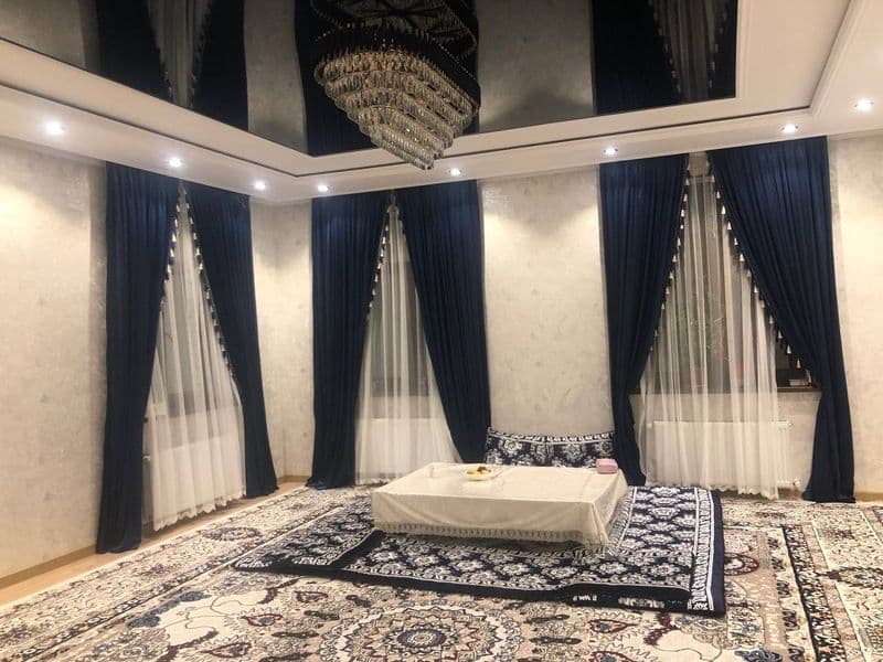 Киз болалар учун хона ижарага берилади.<br />
Манзил :Чилонз