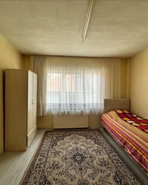 Отдельная комната сдается в квартире с хозяйкой.<br />
Прожи