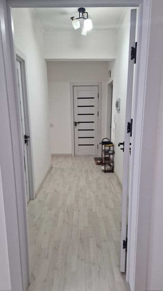 60 квадрат, 2 ком, 2 этаж (16 этажное строение),<br />
Интер