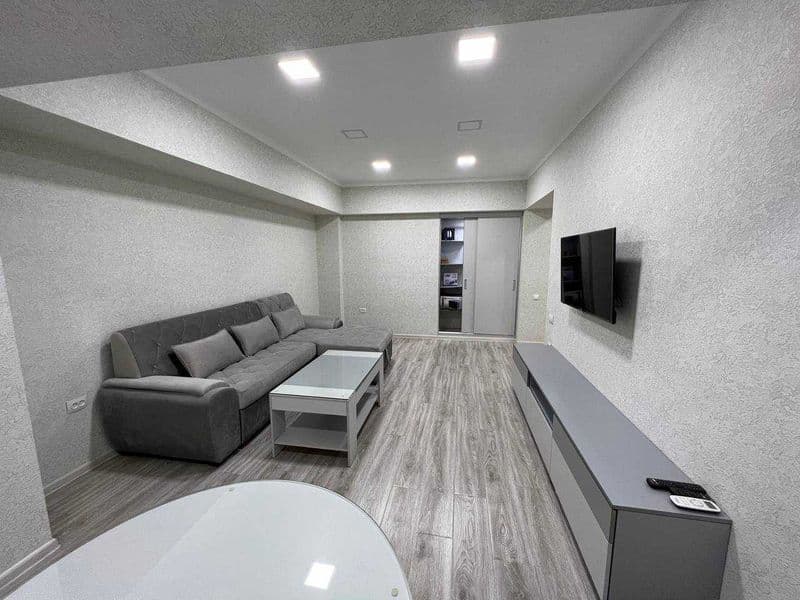 Сдаётся квартира на ЦУМе<br />
#Ориентир - метро Космонавты<