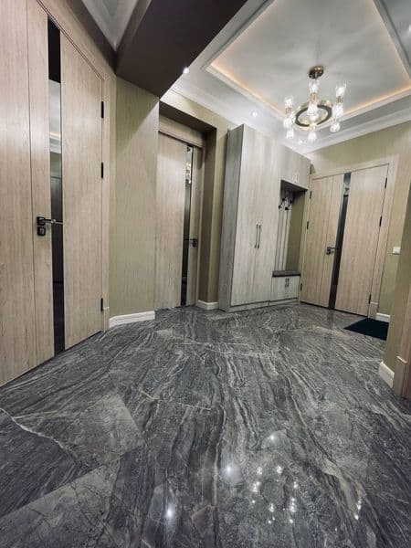 Аренда <br />
 Цена: 1000$<br />
 Новостройка<br />
 Адрес: 