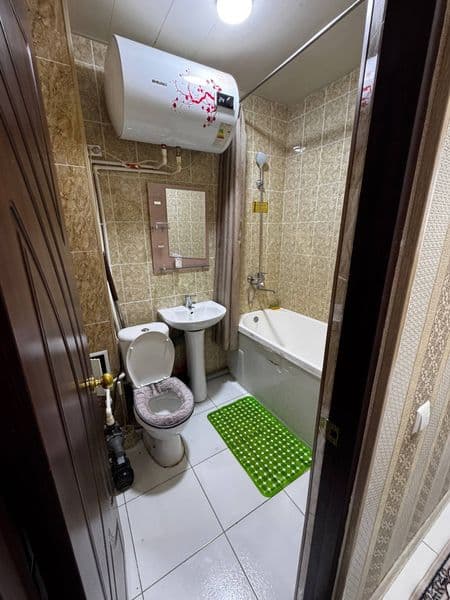 Район Ракат, ориентир школа. 4 этаж, 5-этажный дом. 35 м², к — фото 3