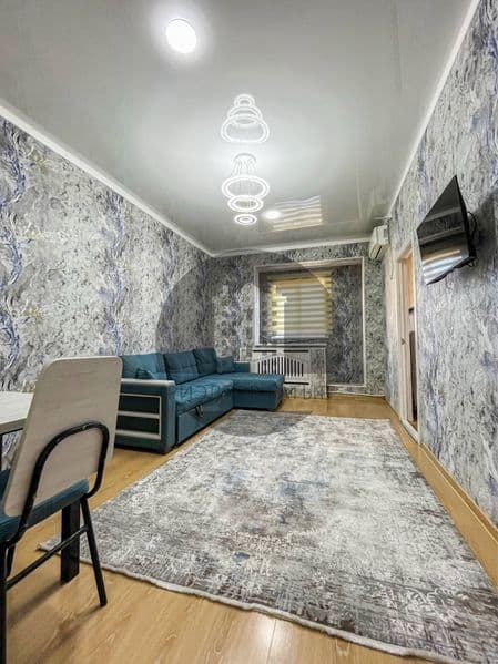 Аренда<br />
2/4/4<br />
Ялангач - Аллея<br />
Панельный дом