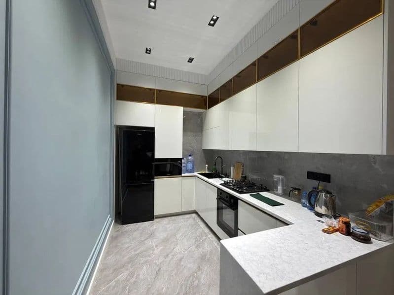 Район: Мирабадский<br />
Адрес: Маетро Ойбек<br />
<br />
•  — фото 3