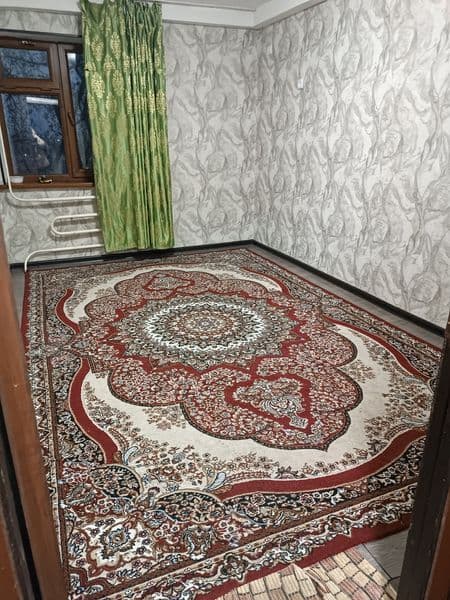 Сдаётся комната в малосемейке по улице Буюк Ипак ТТЗ базар. 