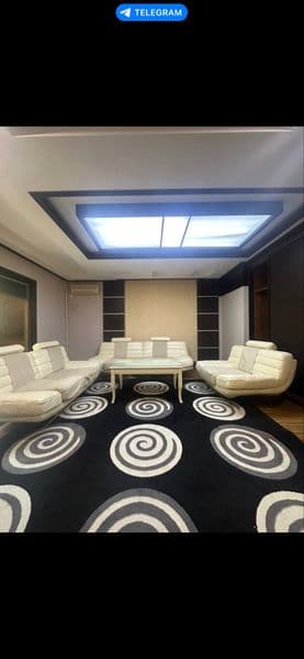 4х Комнатная <br />
3-й этаж <br />
4х этажного дома <br />
