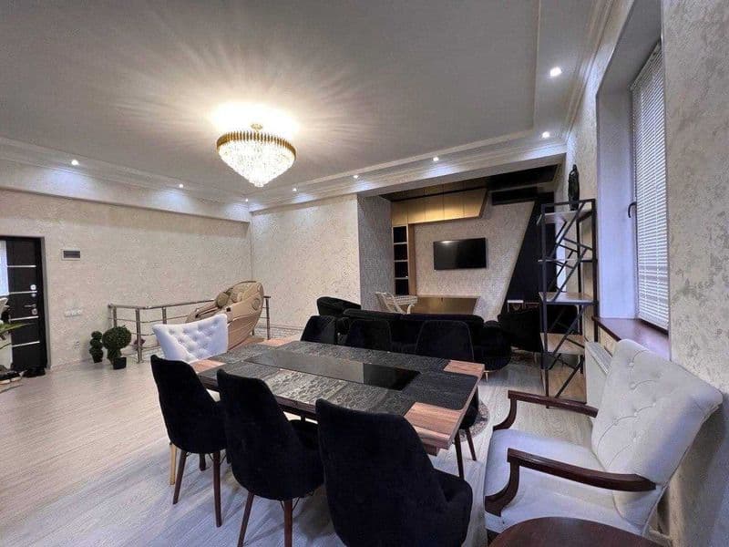 Сдается квартира ЖК ВЕК<br />
Ориентир - Авиатор корзинка<br