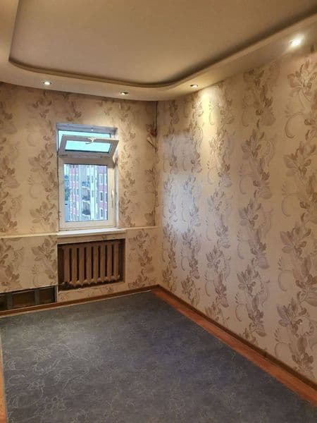 Yunusoboddan 3 xonalik kvartira hozirda 4kishi bor 1 ta xona