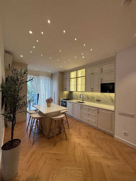 Район: Яккасарайский<br />
Адрес: Сеул мун <br />
<br />
Ком — фото 4