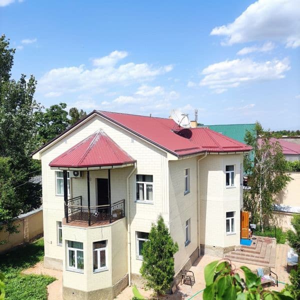 Долгосрочная аренда евро дома на территории 22 сотки, можно 