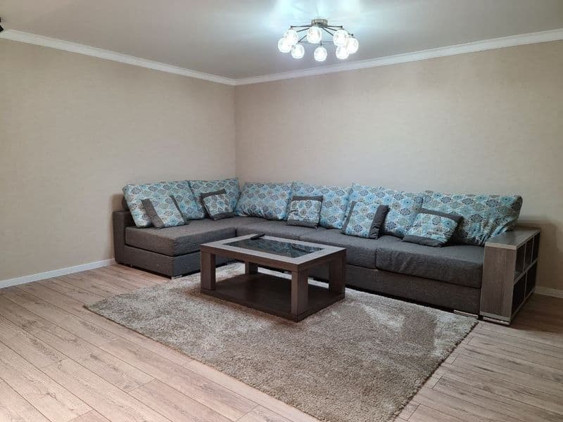 Ц-1 за кафе Бибигон рядом экопарк<br />
3-комн 2-этаж 4-этаж