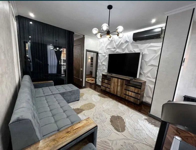 Сдаётся квартира на Ц2‼️<br />
Ориентир - Алайский рынок<br 