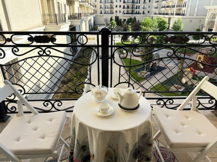 Аренда<br />
Жк бульвар <br />
2 комнатная <br />
5 этаж <br