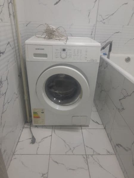 Чил 14 1хона 2хона килинган 3 этаж  4 этажа домда 350$<br />