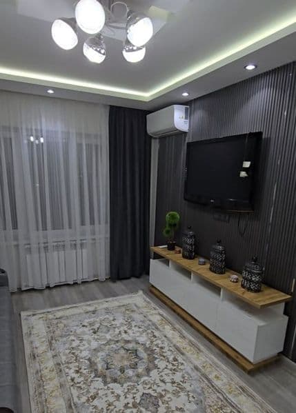 Однокомнатная квартира на 3 этаже в центре города(Шота Руста