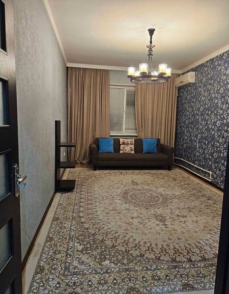 3 xona<br />
Manzil: CHILONZOR, 13-kvartal, Farxadskiy bozor