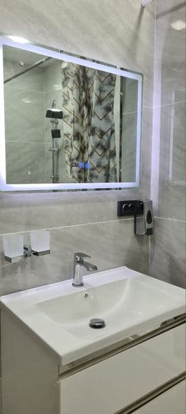 Парковка входит в цену рядом с подъездом — фото 5