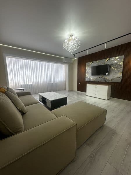 Квартира полностью обставлена мебелью и техникой звоните ест