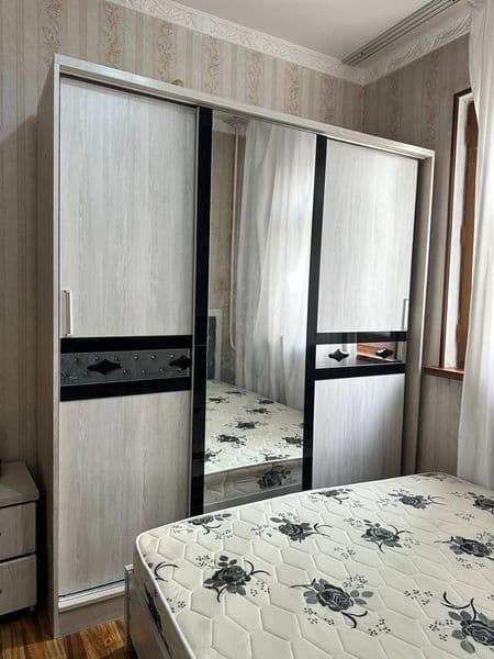 Mirzo ulugbek tumanida,  metroga yaqin 2 xonali shinam va yo