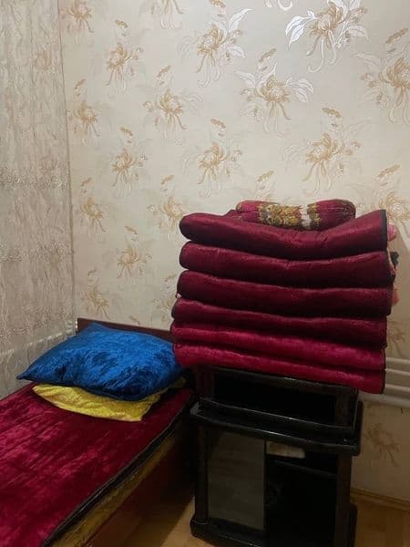 Район: Мирзо-улугбек<br />
Адрес: дархан<br />
<br />
Комнат