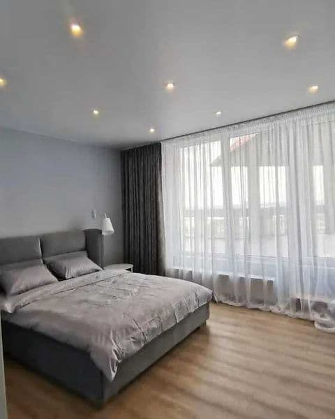 СДАЁТСЯ СРОЧНО <br />
<br />
Район: Мирабадский <br />
Адрес