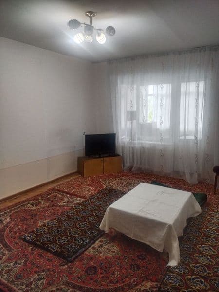 Аренда 1.хонали оилага метро беруни олдида арендага берилади