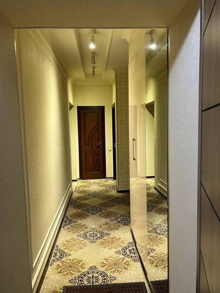 Комнат: 2<br />
Этаж: 1<br />
Этажность: 5<br />
Площадь: 63