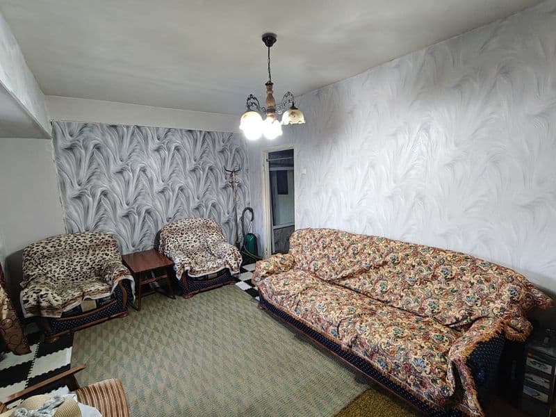 Кирпичный дом, с двух сторон окна, 2-я линия. Рядом с Ипак Й — фото 4