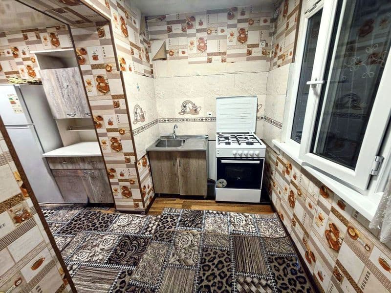 Квартира находится около Bunyodkor stadioni. Просторная и св