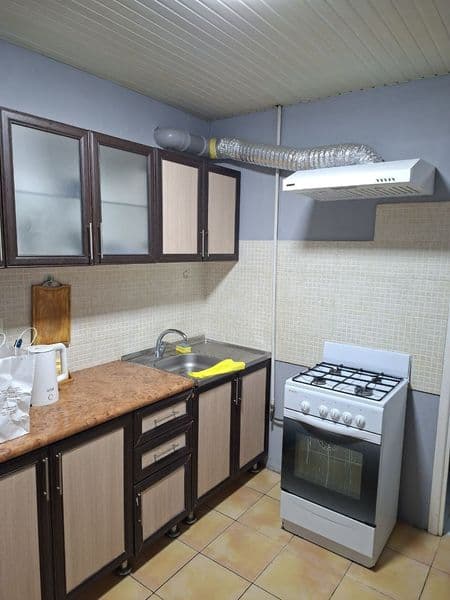 Сдаю в аренду метро Космонавты <br />
2х комнатная <br />
1 