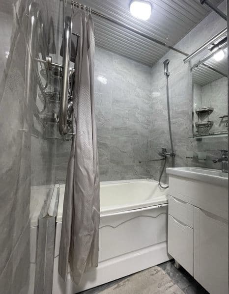 Сдаётся шикарная 1-комнатная квартира в Новостройка<br />
<b — фото 4