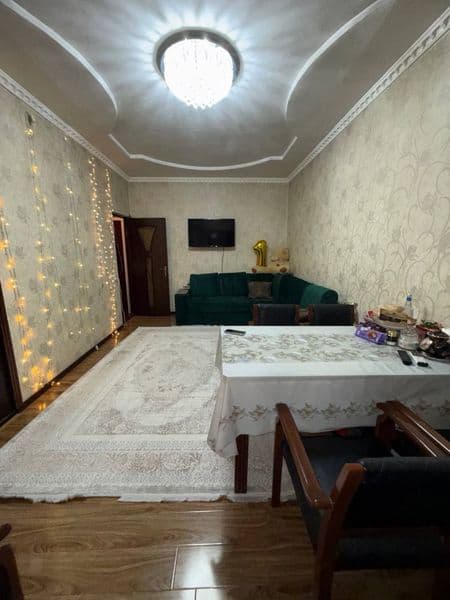 Квартира ижарага берилади<br />
Чиланзар-8<br />
Орентир: Ма