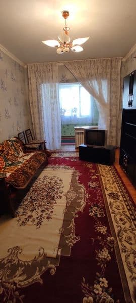 Юнусабад -14 сдаётся двухкомнатная квартира с обстановкой. Б