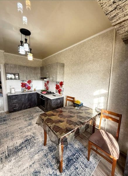 Срочно сдаётся просторная квартира в Мирзо-Улугбекском район — фото 4